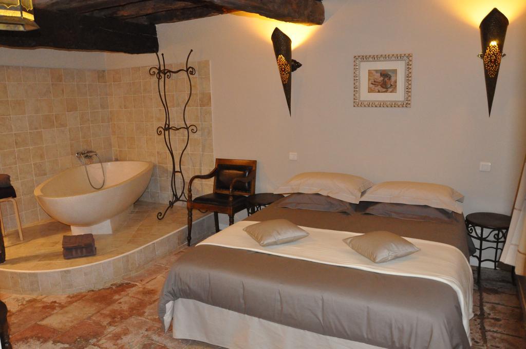 Le Lac De Crivito Bed & Breakfast Caraman Phòng bức ảnh